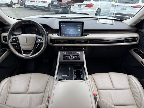 Used 2021 Lincoln Aviator Reserve image 11