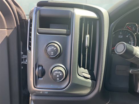 Used 2018 Chevrolet Silverado 1500 LT w/ All Star Edition image 20