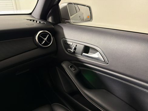 Used 2019 Mercedes-Benz GLA 250 image 25