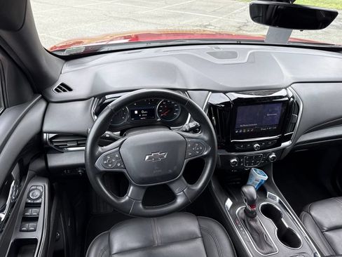 Used 2023 Chevrolet Traverse RS AWD/4WD image 3