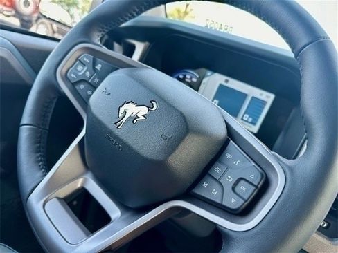 New 2024 Ford Bronco Outer Banks w/ Sasquatch Package image 14