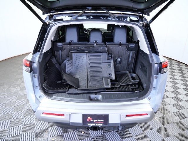 Used 2023 Nissan Pathfinder Platinum AWD/4WD image 8