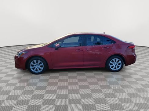 Used 2021 Toyota Corolla LE image 5
