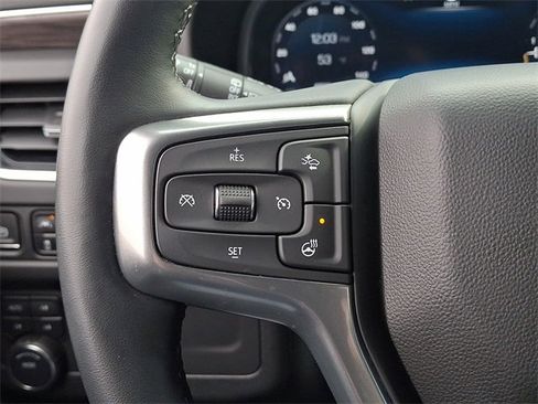 Used 2023 Chevrolet Suburban Z71 w/ Luxury Package image 24