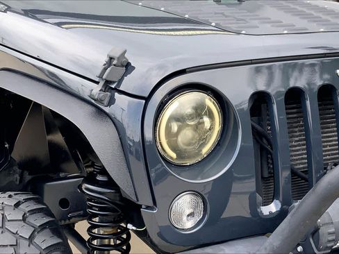 Used 2017 Jeep Wrangler Unlimited Sport AWD/4WD image 26
