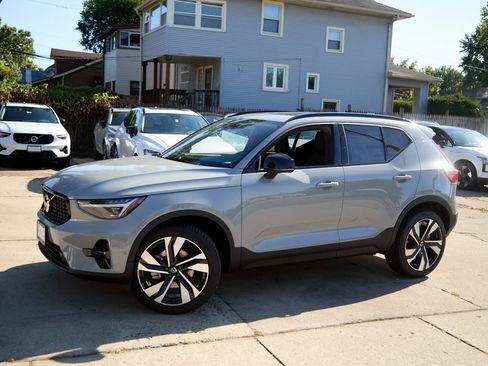 New 2026 Volvo XC40 B5 Ultra w/ Climate Package image 3
