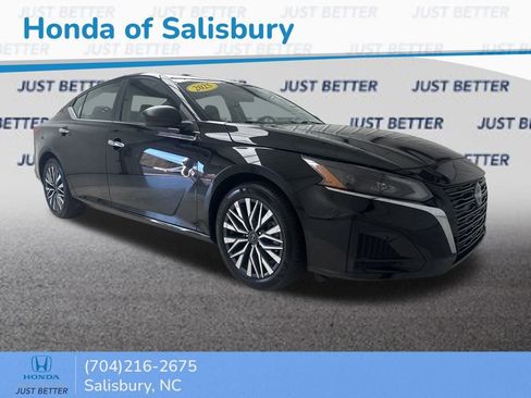 Used 2025 Nissan Altima 2.5 SV image 1