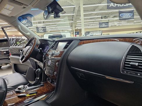 Used 2017 INFINITI QX80 4WD w/ Deluxe Technology Package image 22