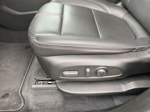 Used 2022 Chevrolet Traverse RS w/ LPO, Roadside Safety Package image 11