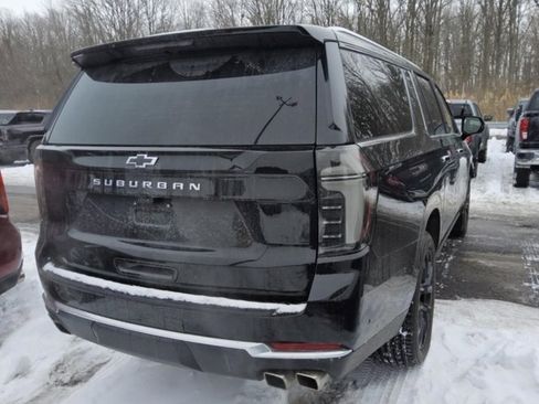 Used 2025 Chevrolet Suburban High Country image 2