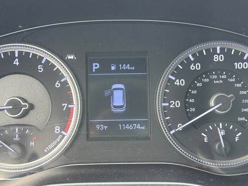 Used 2019 Hyundai Santa Fe SE FWD image 23