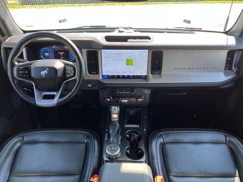 Used 2025 Ford Bronco Outer Banks AWD/4WD image 36
