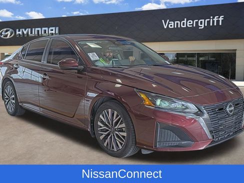 Used 2023 Nissan Altima 2.5 SV w/ SV Premium Package FWD image 4