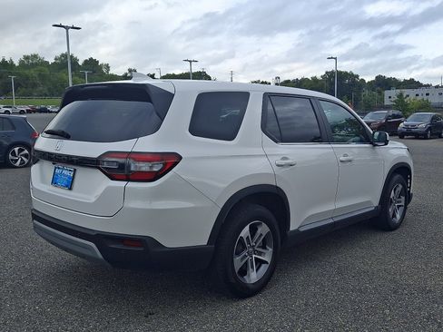 Used 2025 Honda Pilot EX-L image 7