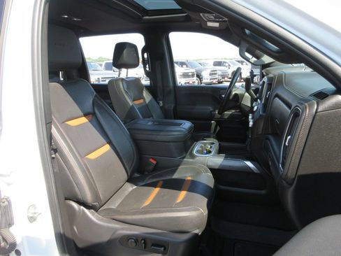 Used 2021 GMC Sierra 2500 AT4 w/ AT4 Premium Plus Package AWD/4WD image 27