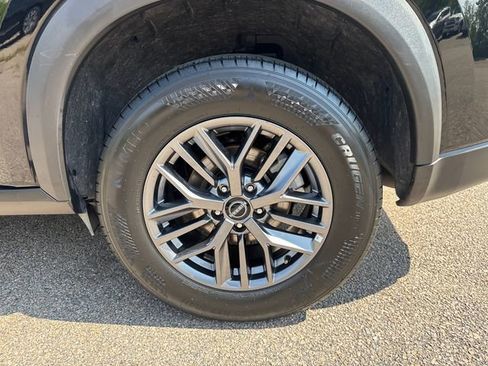 Used 2024 Nissan Rogue S image 15