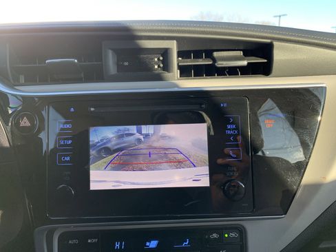 Used 2019 Toyota Corolla LE image 25