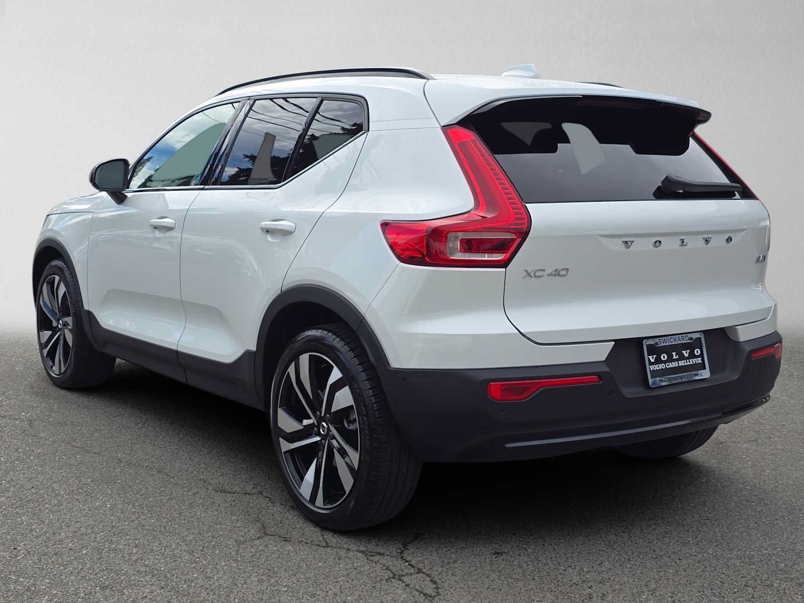 Used 2026 Volvo XC40 B5 Ultra w/ Climate Package AWD/4WD image 5