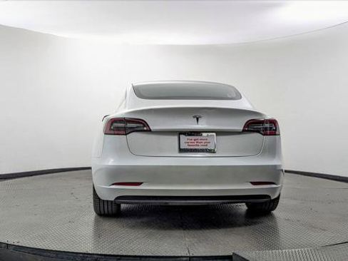 Used 2023 Tesla Model 3 Standard Range image 6