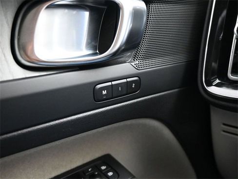 Used 2024 Volvo XC40 B5 Plus w/ Protection Package Premier image 29