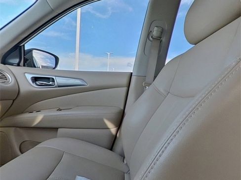 Used 2020 Nissan Pathfinder SL image 27