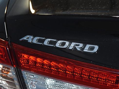 Used 2022 Honda Accord Touring image 30