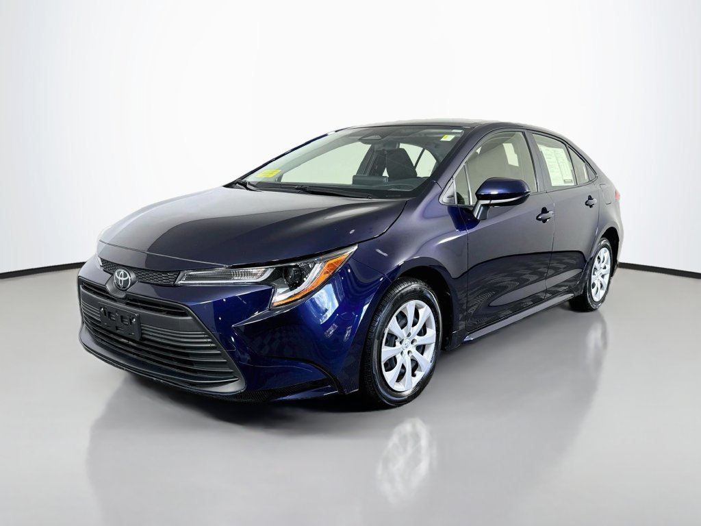 Used 2024 Toyota Corolla LE FWD image 2