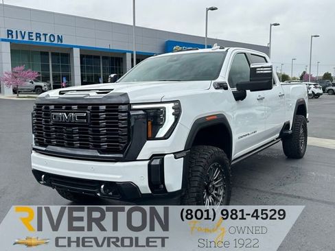 Used 2024 GMC Sierra 3500 Denali Ultimate image 31