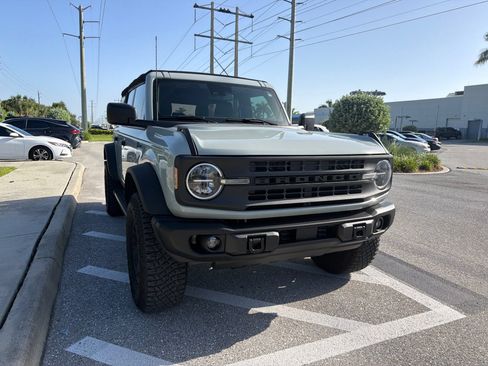 Used 2024 Ford Bronco Black Diamond AWD/4WD image 2