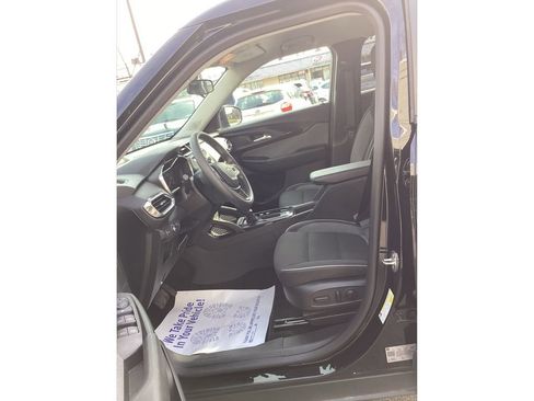 Used 2023 Chevrolet TrailBlazer LT image 9