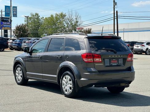 Used 2020 Dodge Journey SE FWD image 4
