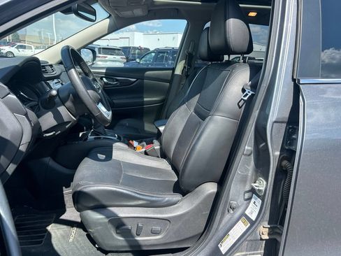 Used 2018 Nissan Rogue SL w/ Premium Package AWD/4WD image 6