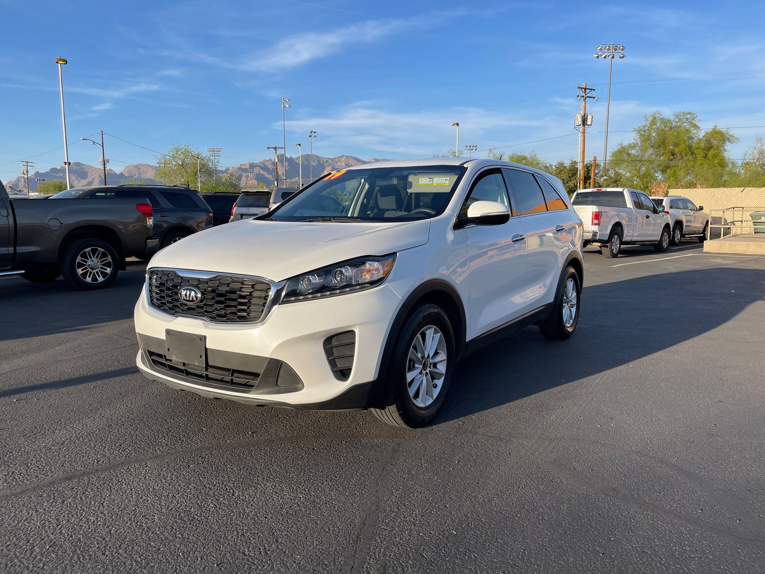 Used 2019 Kia Sorento FWD image 1