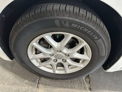 Used 2017 Chrysler Pacifica Touring FWD image 23