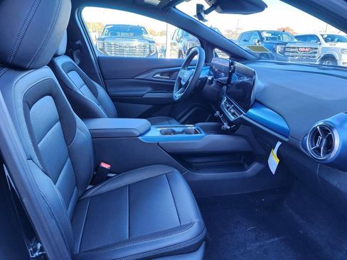 New 2026 Chevrolet Equinox EV LT image 11