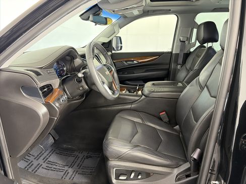 Used 2017 Cadillac Escalade Premium Luxury AWD/4WD image 6
