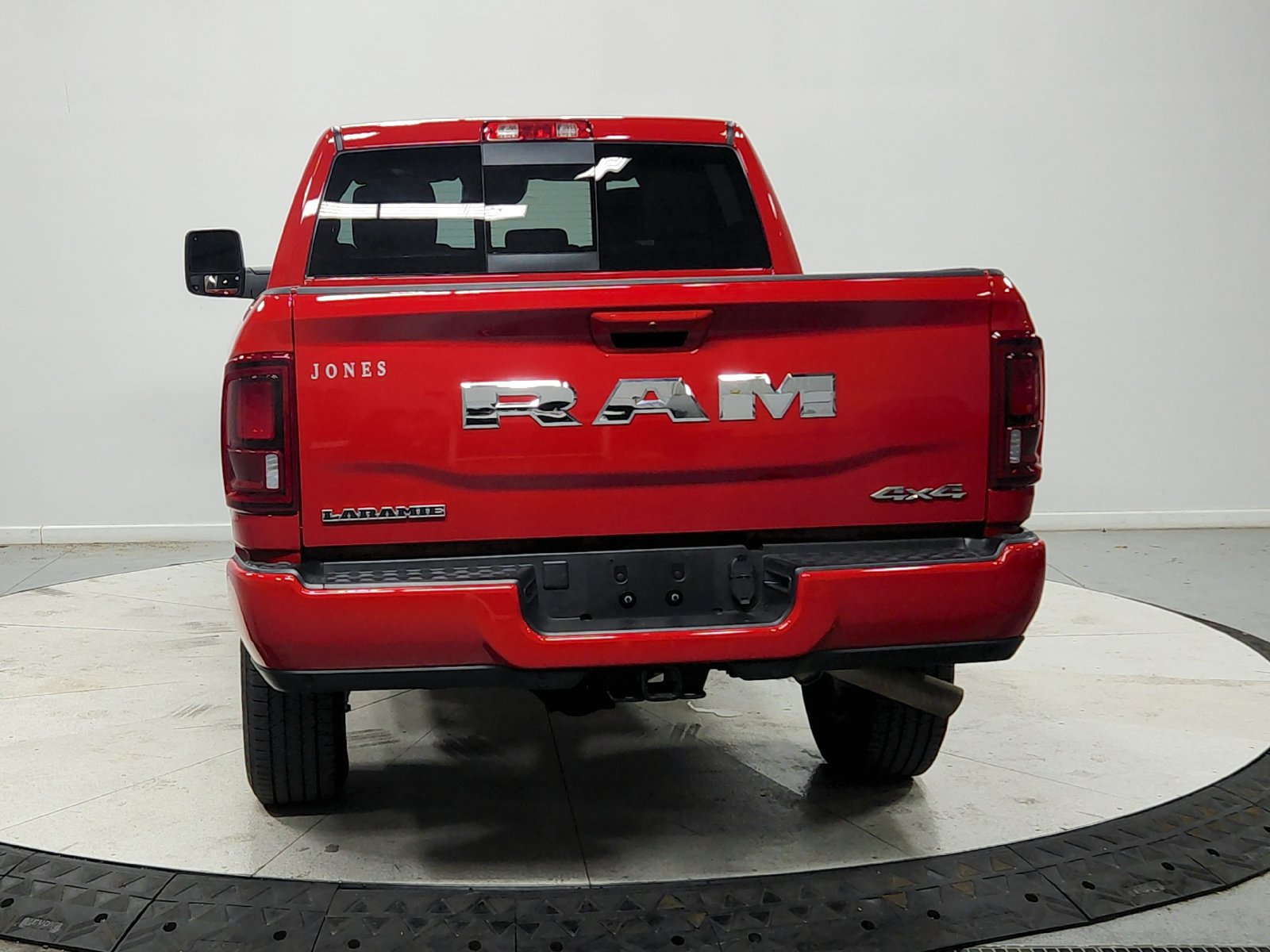Used 2026 RAM 2500 Laramie AWD/4WD image 7