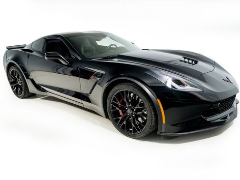 Used 2016 Chevrolet Corvette Z06 w/ 3LZ Preferred Equipment Group RWD image 11