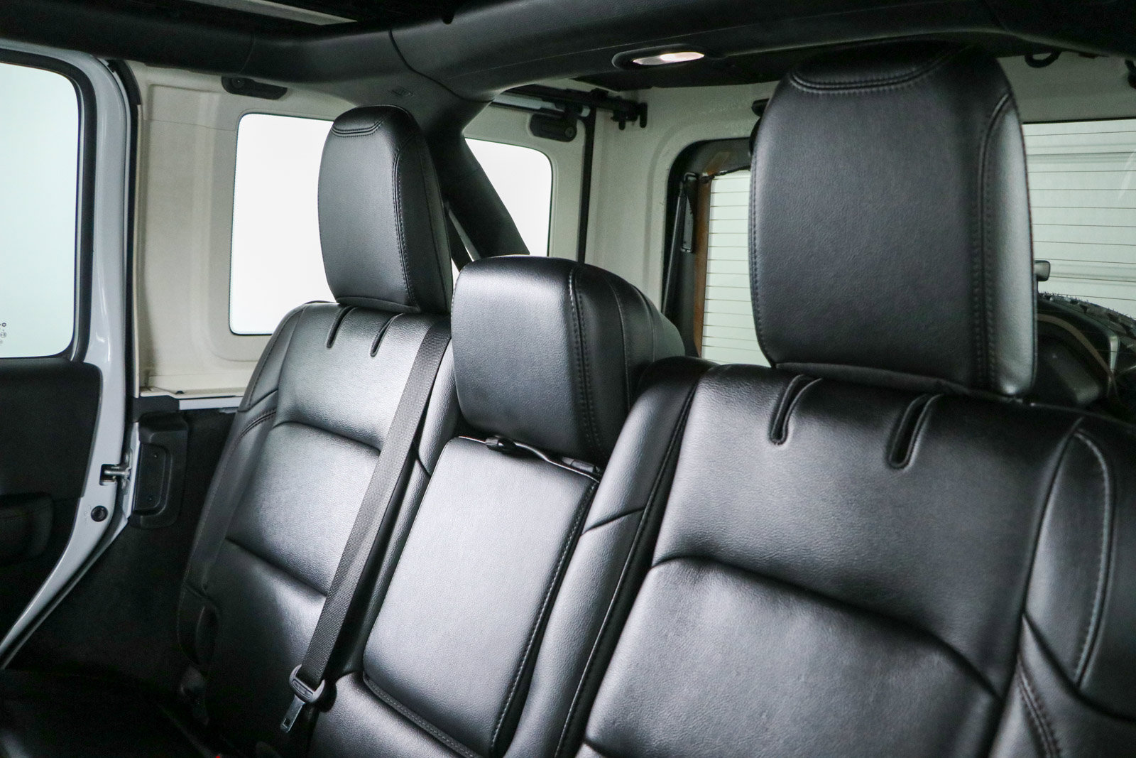 Used 2022 Jeep Wrangler Unlimited Rubicon w/ Dual Door Group (Lowers Only) AWD/4WD image 24