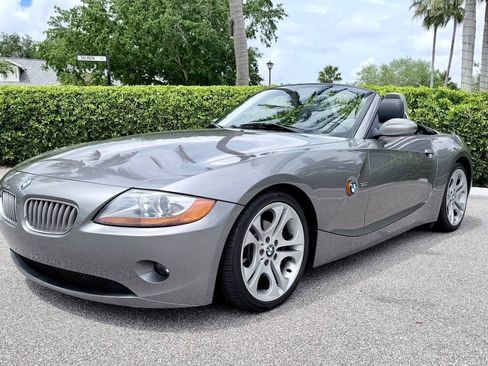 Used 2003 BMW Z4 3.0i RWD image 2