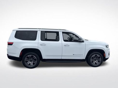 Used 2024 Jeep Wagoneer Series II w/ Flexible Seating Group AWD/4WD image 9