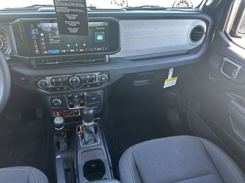 New 2025 Jeep Gladiator Willys image 14