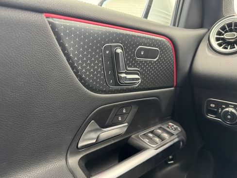 Certified 2024 Mercedes-Benz GLB 250 image 33