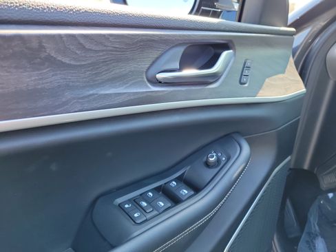 Used 2021 Jeep Grand Cherokee L Limited image 18