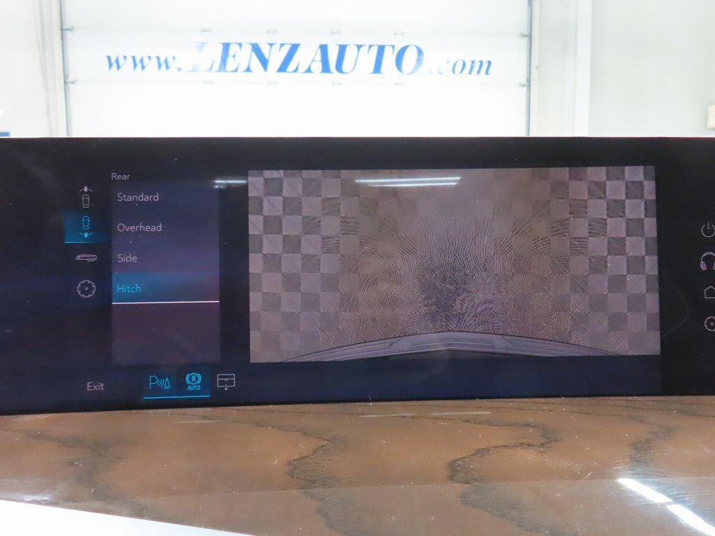 Used 2026 Cadillac Escalade Platinum Sport w/ LPO, Floor Liner Package AWD/4WD image 18