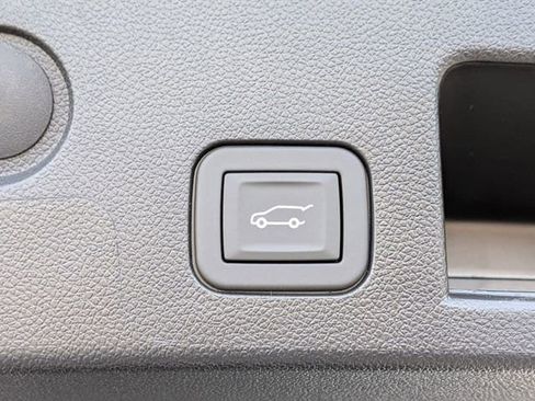 New 2026 Chevrolet Equinox LT w/ Convenience Package II image 32