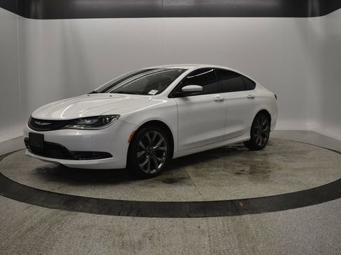 Used 2015 Chrysler 200 S w/ Navigation & Sound Group I image 2