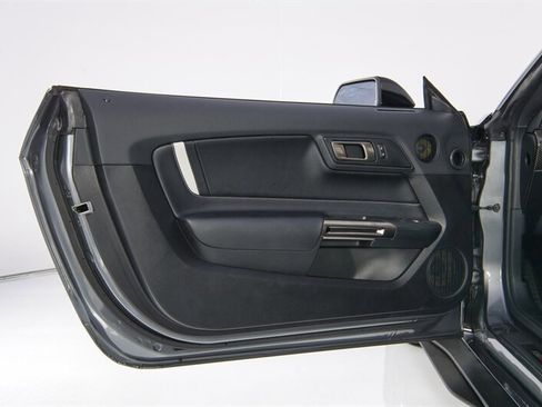 Used 2022 Ford Mustang Shelby GT500 w/ Carbon Fiber Track Pack image 14