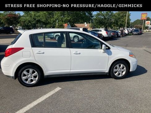 Used 2008 Nissan Versa SL w/ Convenience Pkg image 3