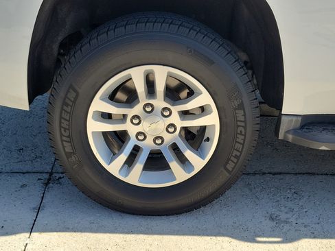 Used 2015 Chevrolet Tahoe LT RWD image 5